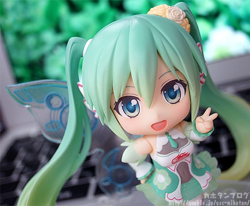 racing miku 2017 nendoroid