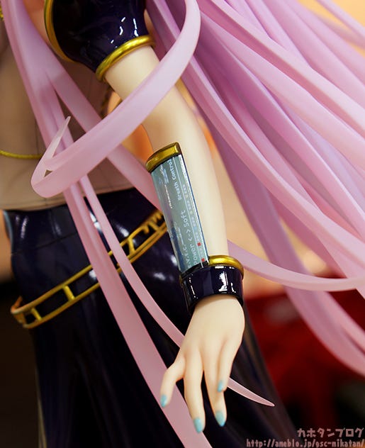 megurine luka v4x figure