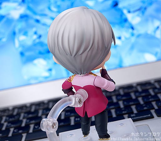 viktor nikiforov nendoroid