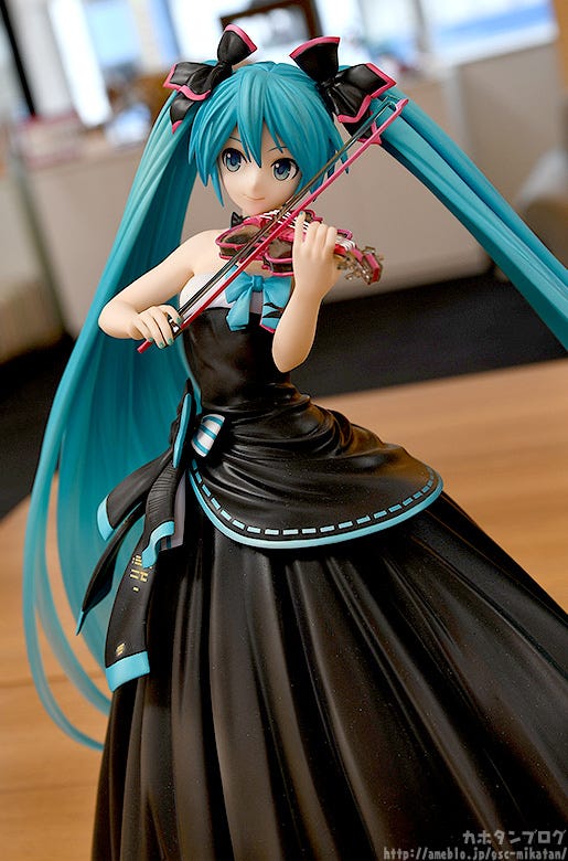 hatsune miku violin figure